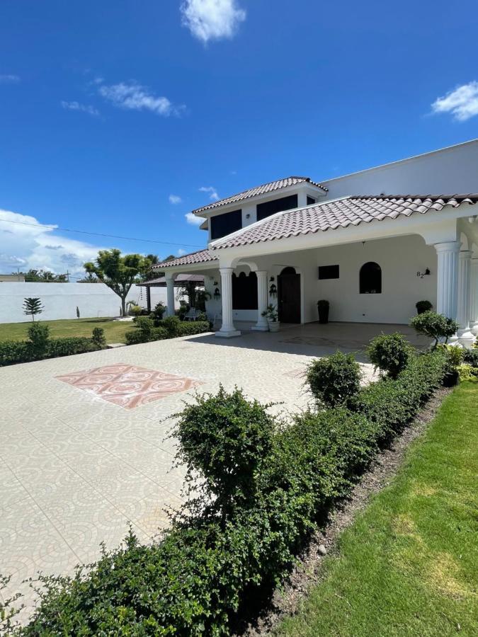 The Gil Place Santiago De Los Caballeros Exterior photo